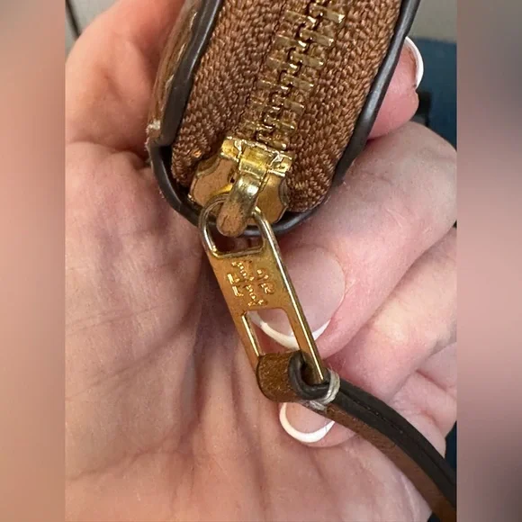 Tory Burch T Monogram Leather Zip Continental Wallet - Picture 3 of 12